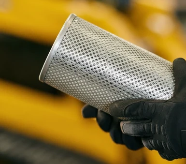 Filtro metálico pesado especial em ambiente industrial